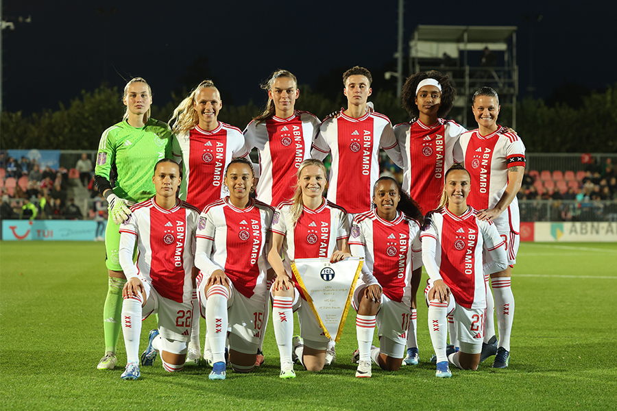 Ajaxvrouwenteamfoto900