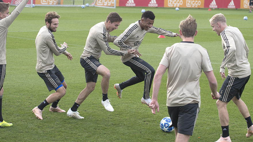 liveblog-mazraoui-laat-johan-cruijff-arena-ontploffen-in-blessuretijd-61