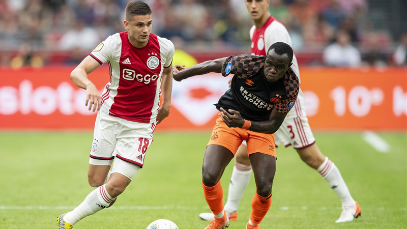 ajax-pakt-3e-prijs-binnen-3-maanden-4