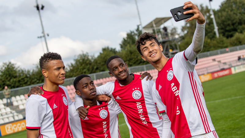 toekomst-alert-o17-verslaat-fc-utrecht-o16-verliest-doelpuntrijk-duel-7