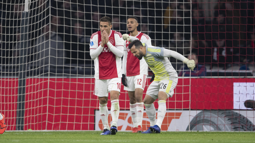 ajax-verzuimt-koppositie-te-veroveren-8