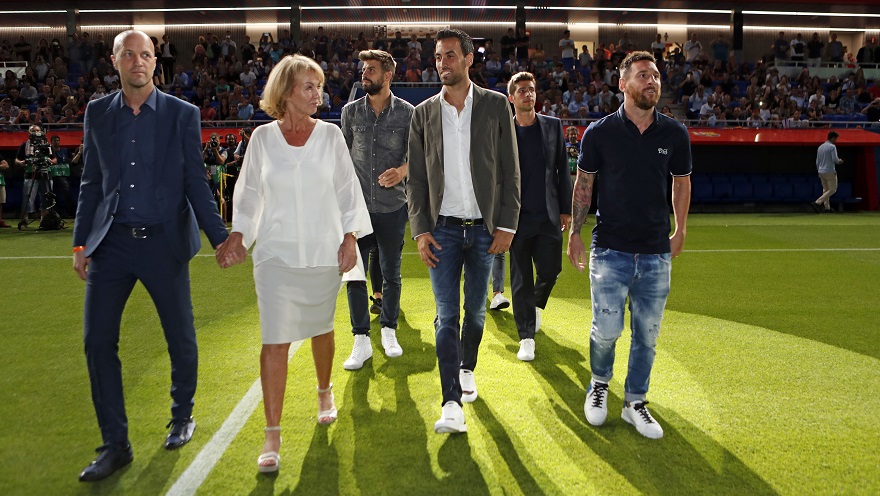 estadi-johan-cruyff-feestelijk-geopend-ajax-o19-verslaat-barca-1