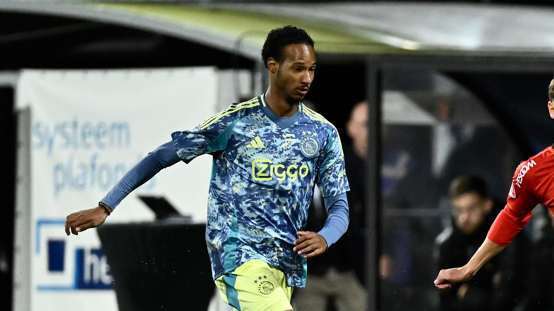 Young Ajax takes a point during a visit to Helmond Sport