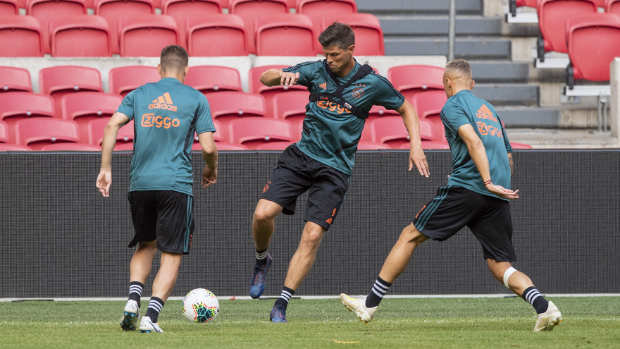 ajax-traint-in-omgetoverde-johan-cruijff-arena-13