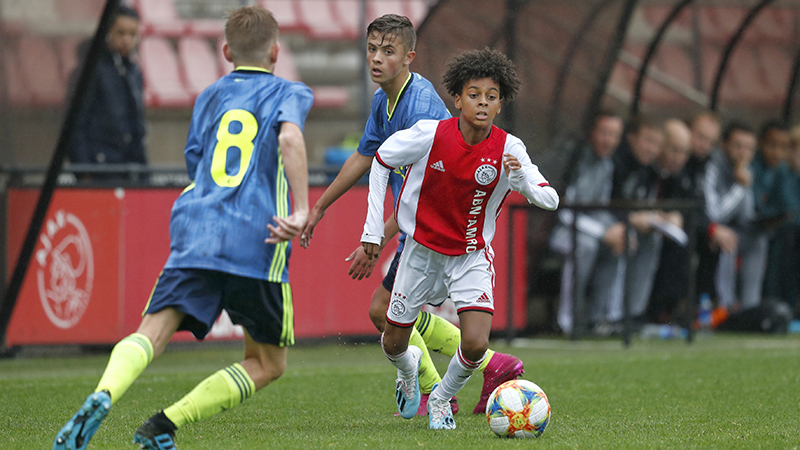 toekomst-alert-ajax-o14-en-o15-winnen-mini-klassiekers-6