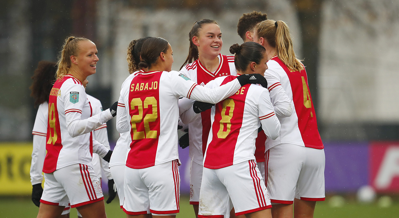 Klassieker Ajax Vrouwen In Johan Cruijff ArenA