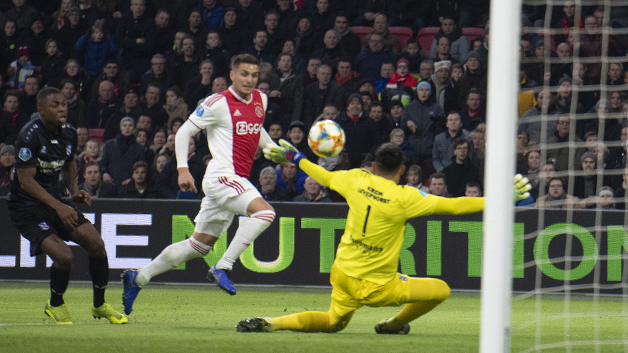 ajax-verzuimt-koppositie-te-veroveren-4