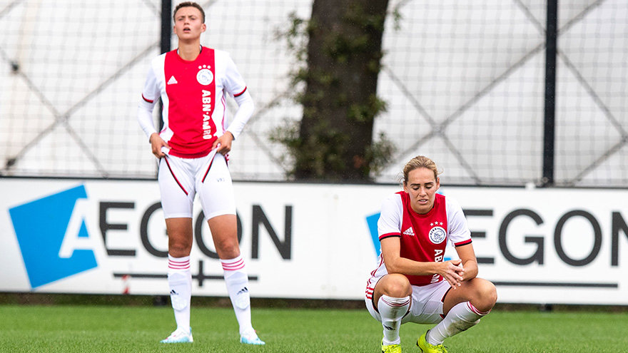 ajax-vrouwen-in-slotfase-onderuit-tegen-ado-den-haag