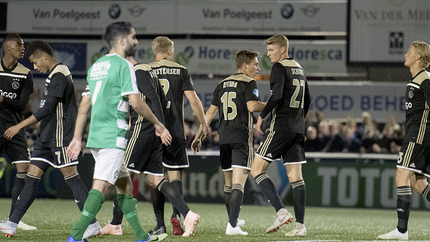 liveblog-te-werve-ajax-door-naar-2e-ronde-blije-debutanten-8