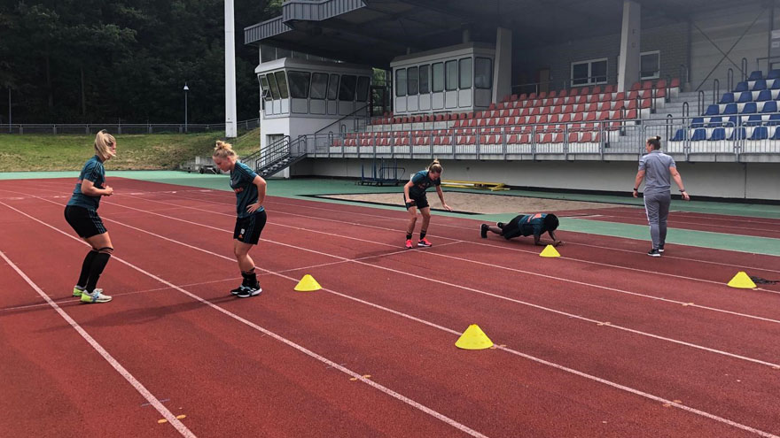 ajax-vrouwen-verliezen-oefenduel-met-essen--2