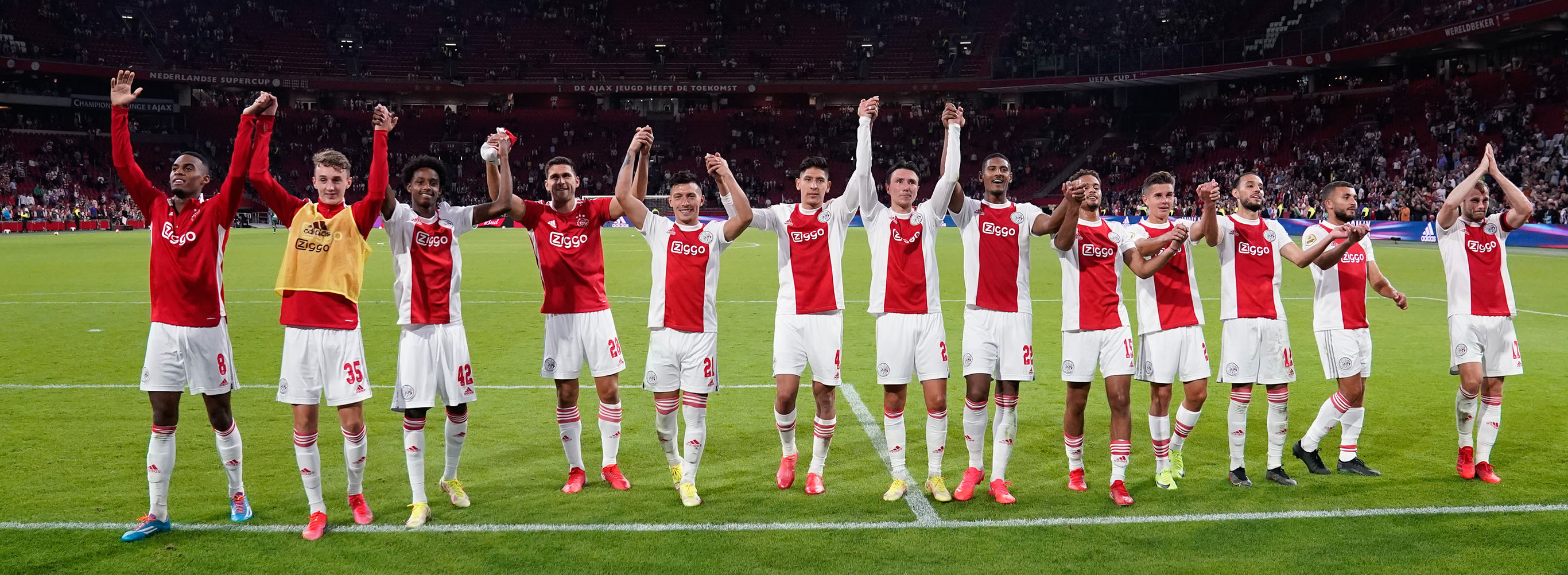 Hoopvol software Surrey Verslag | Ajax na geweldige eerste helft ruim langs NEC