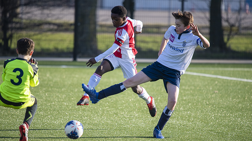 toekomst-alert-ruime-zege-in-klassieker-en-winst-voor-ajax-o19--16