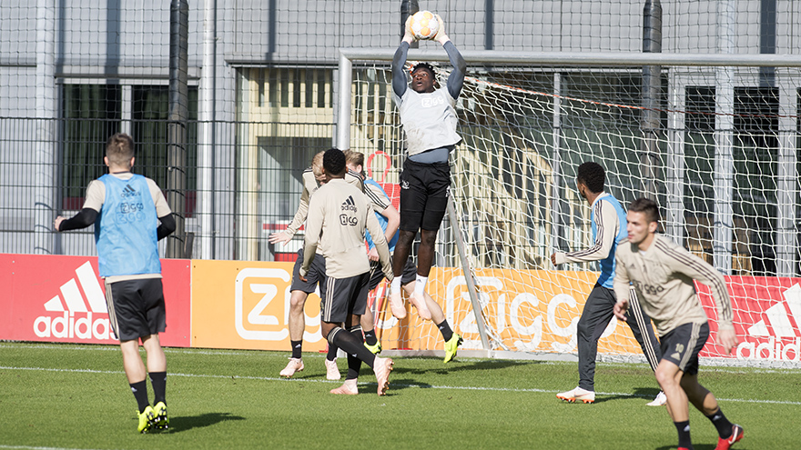 laatste-training-voor-heerenveen-uit-onana-sluit-aan-10