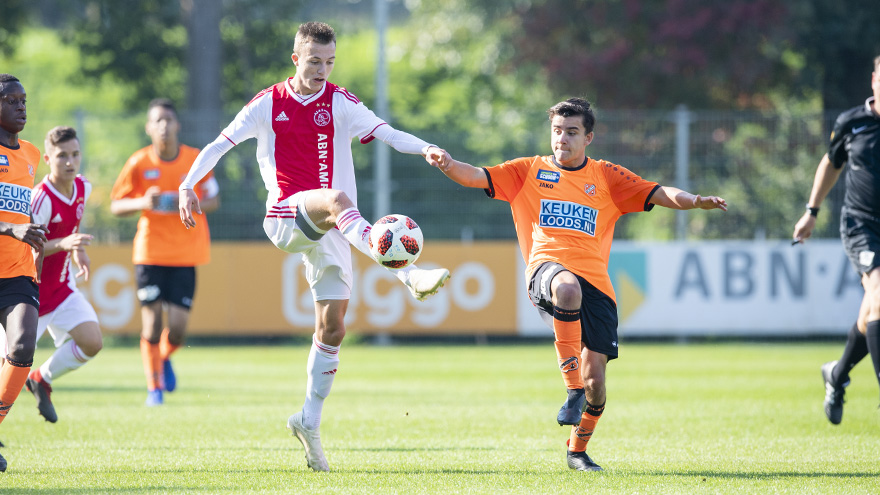 de-toekomst-o19-bijt-zich-stuk-op-fc-groningen-o16-ruim-langs-volendam-13