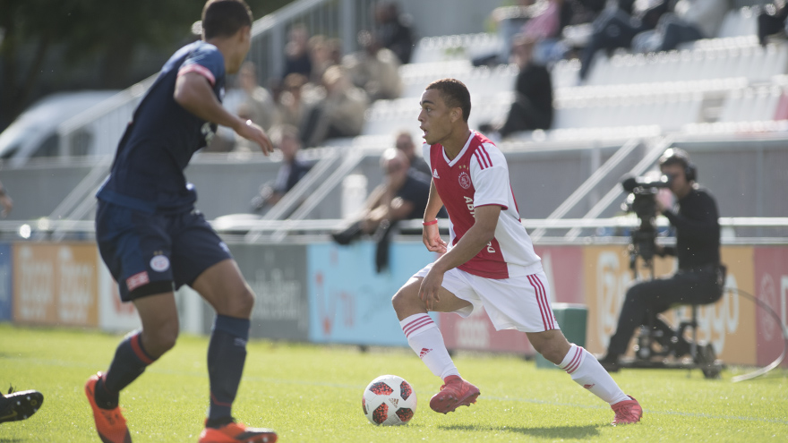 ajax-o19-rekent-af-met-psv-in-doelpuntrijke-topper-4