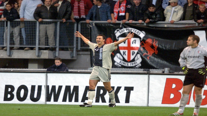 de-favoriete-ajax-elf-van-maxwell-8