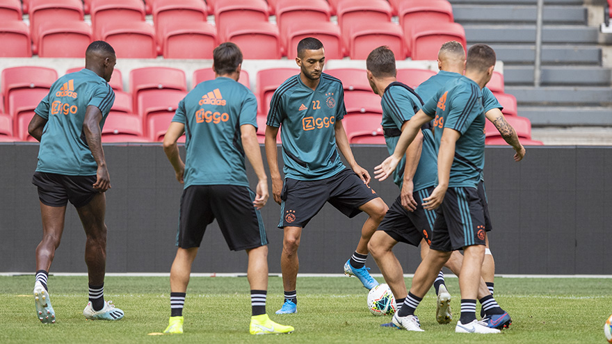 ajax-traint-in-omgetoverde-johan-cruijff-arena-8