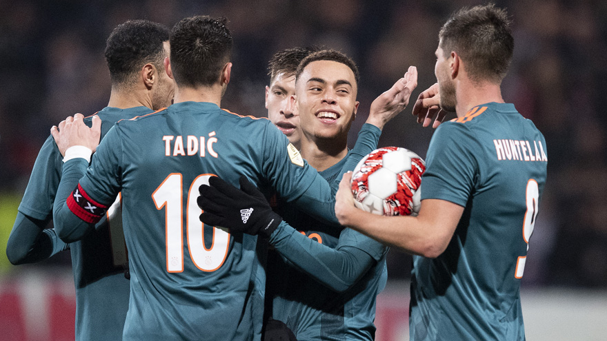 Liveblog-telstar-ajax-door-in-knvb-beker-en-doelpuntenrecord