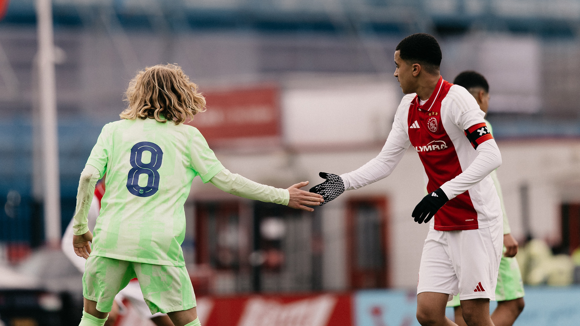 Gelijkspel bij Ajax O16 en FC Barcelona O16 in vermakelijk duel