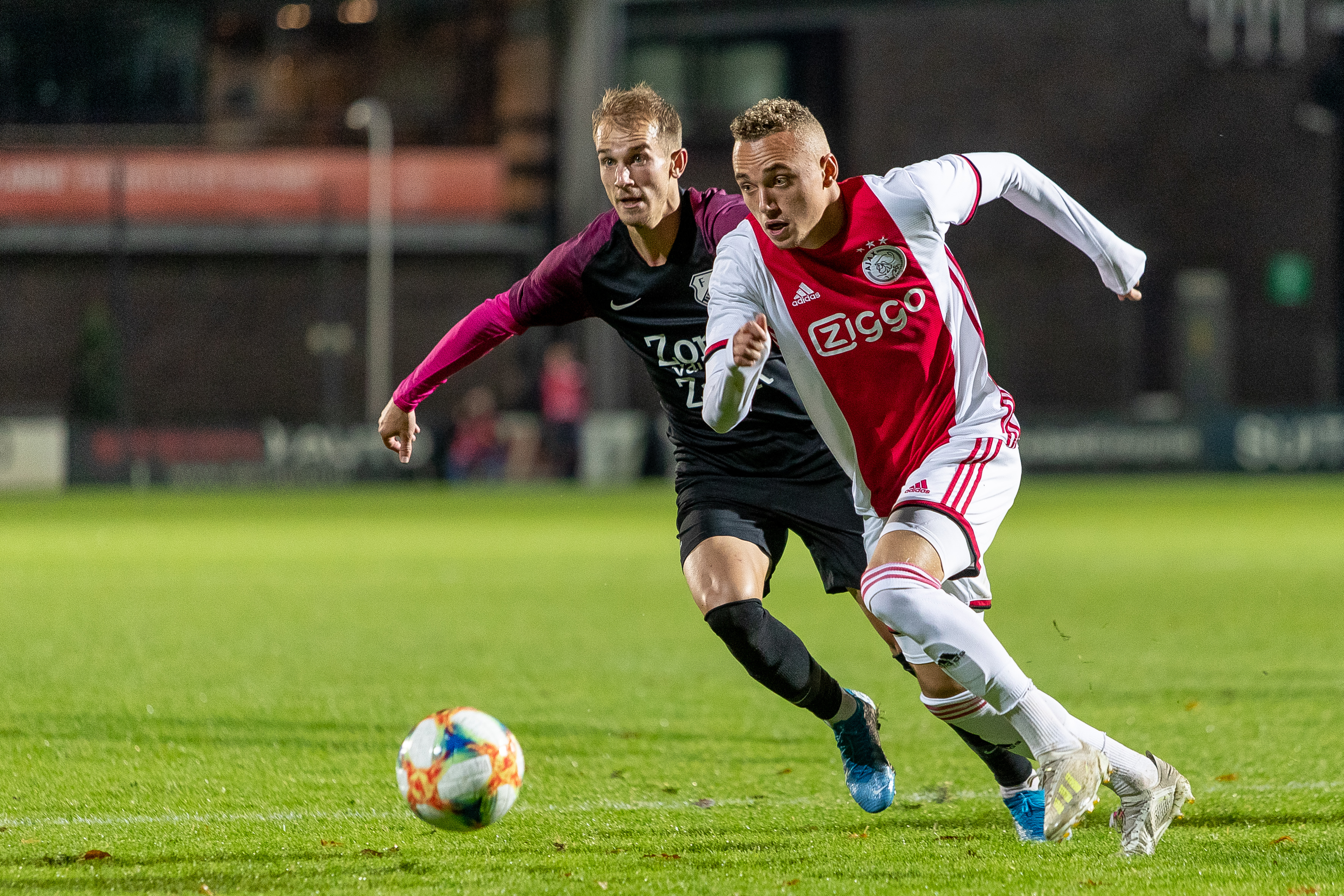 traore-schiet-jong-ajax-langs-jong-fc-utrecht-2