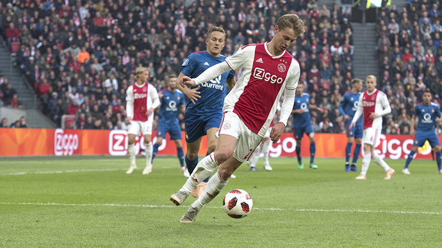 met-jari-als-talisman-wint-ajax-simpel-van-feyenoord-7