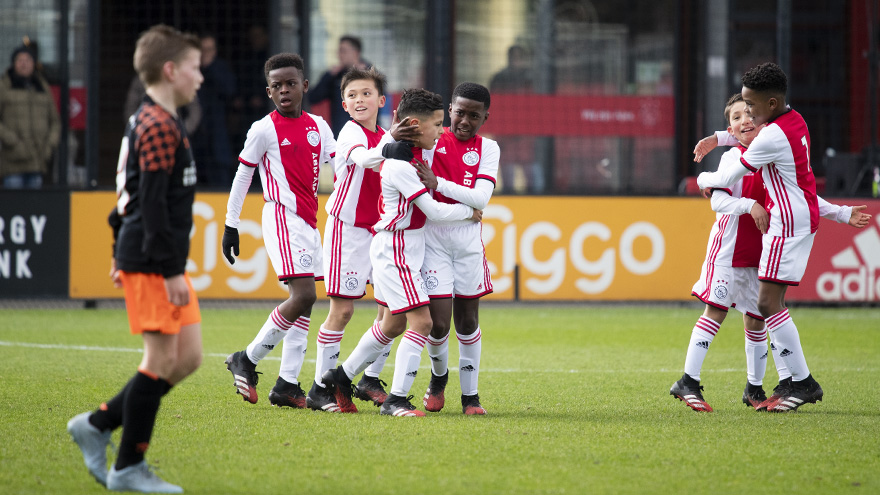 ajax-o11-wint-op-overtuigende-wijze-jany-van-der-veen-toernooi--4