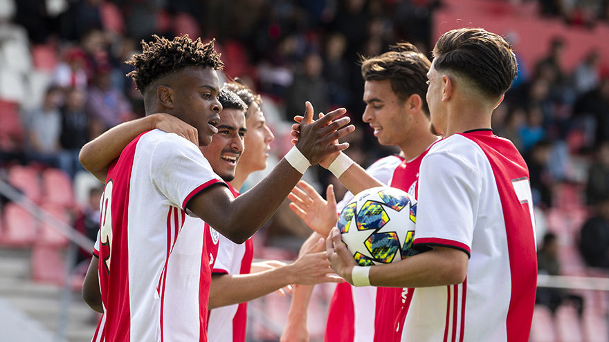 ajax-o19-start-europees-avontuur-met-ruime-winst