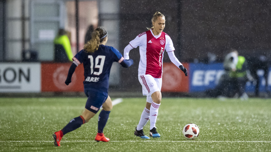 ajax-vrouwen-na-thuiszege-op-koploper-terug-in-titelrace-2