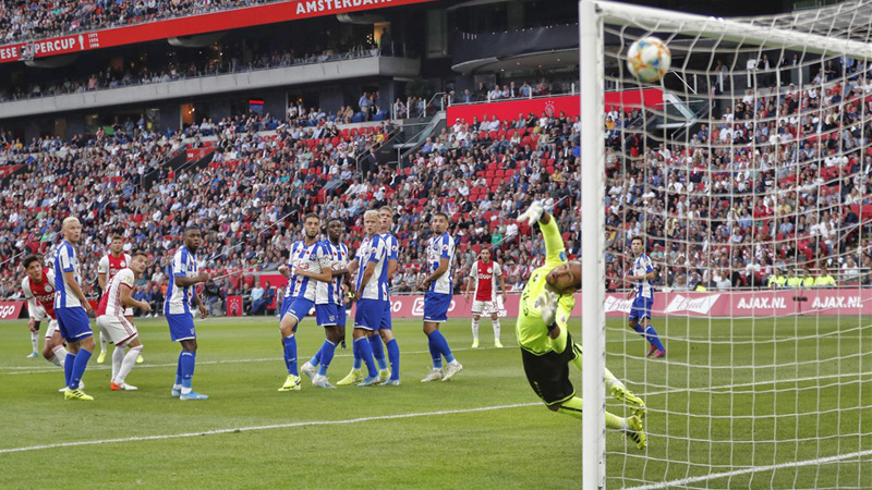 met-ruime-winst-op-heerenveen-richting-champions-league-2