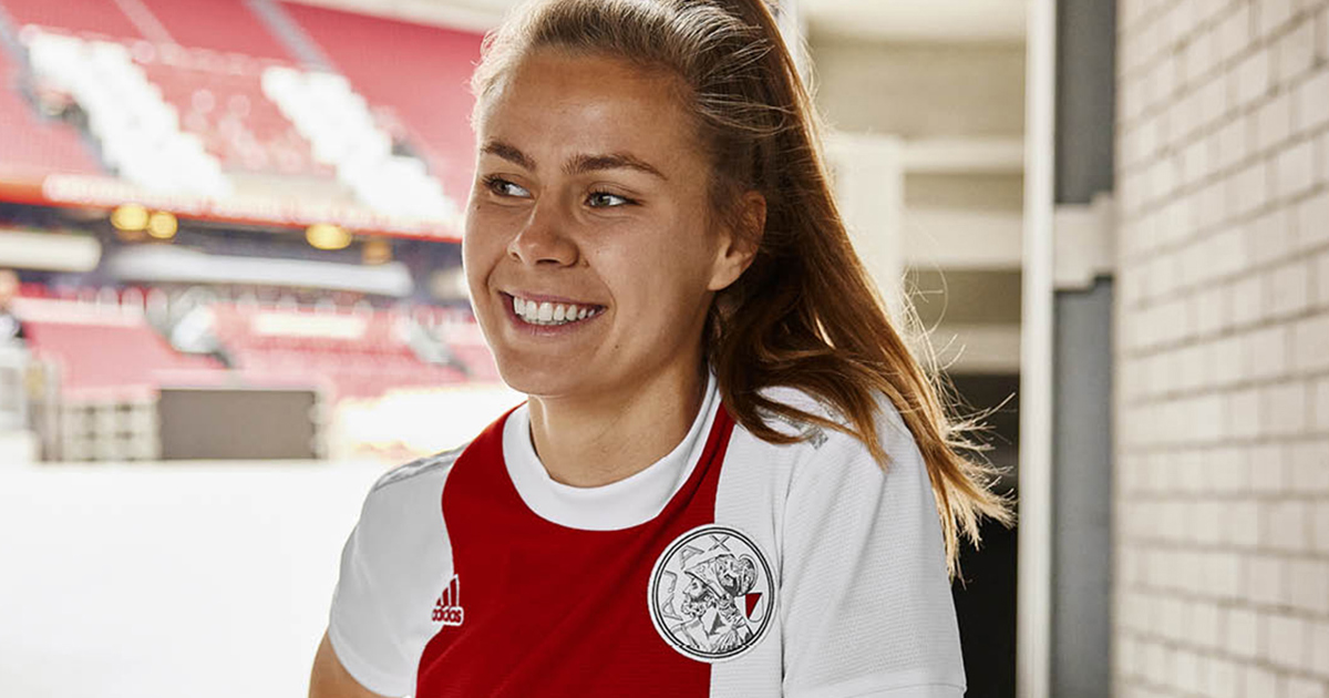 organiseren pijnlijk Maak leven Ajax en adidas introduceren thuistenue van de Ajax Vrouwen voor het seizoen  2021/2022.