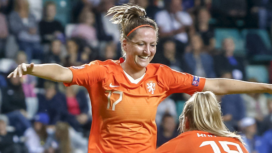 interlands-welke-ajax-vrouwen-komen-in-actie