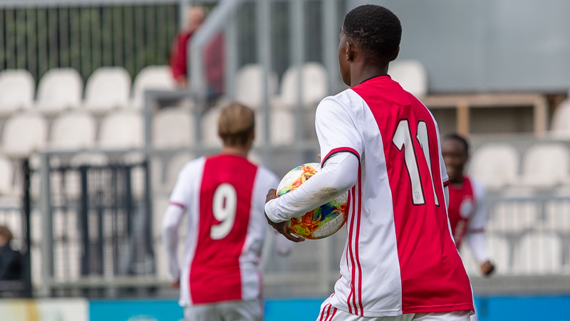 toekomst-alert-o17-verslaat-fc-utrecht-o16-verliest-doelpuntrijk-duel-10