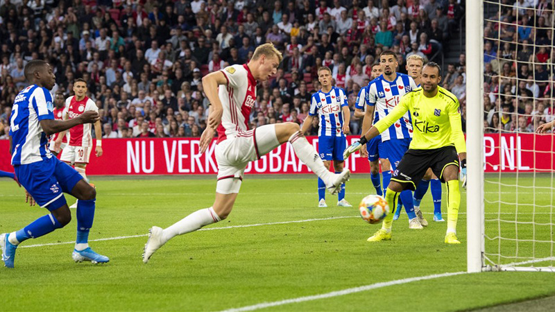 met-ruime-winst-op-heerenveen-richting-champions-league-5