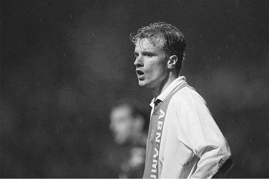 Bergkamp 1993 900