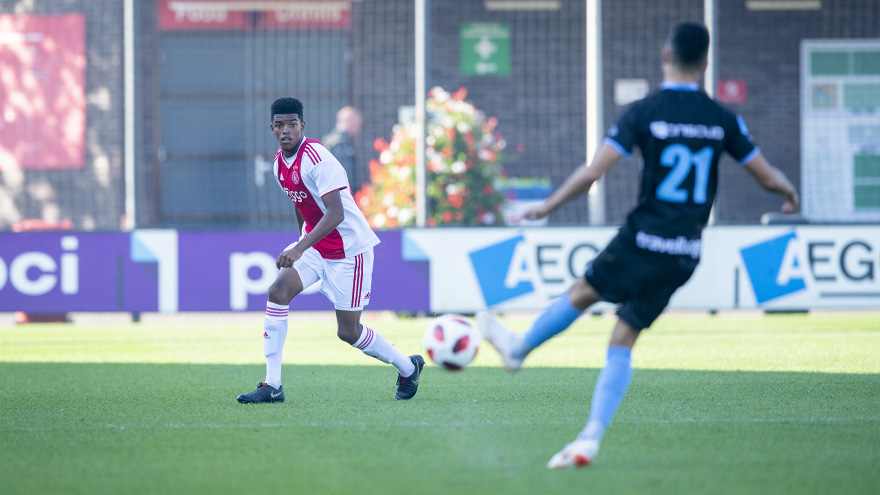 ajax-schiet-4-keer-raak-tegen-pec-in-oefenduel-op-de-toekomst--4